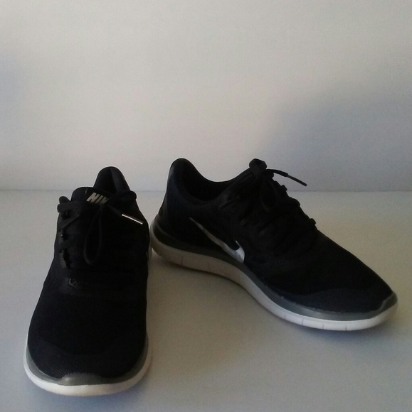 Nike Shoes - Picture 2 of 6